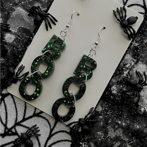 BOO earrings - Picture 1 of 3